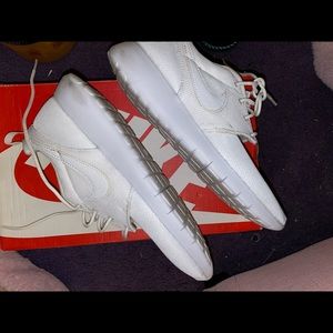 Nike roshe run
